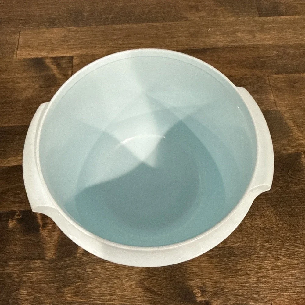 Tupperware Servalier Bowls‎ Liquid Tight Seals Set of 2 New